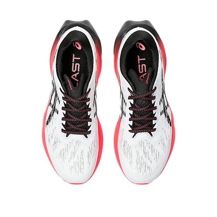 Asics Men&#39;s Novablast 3 8