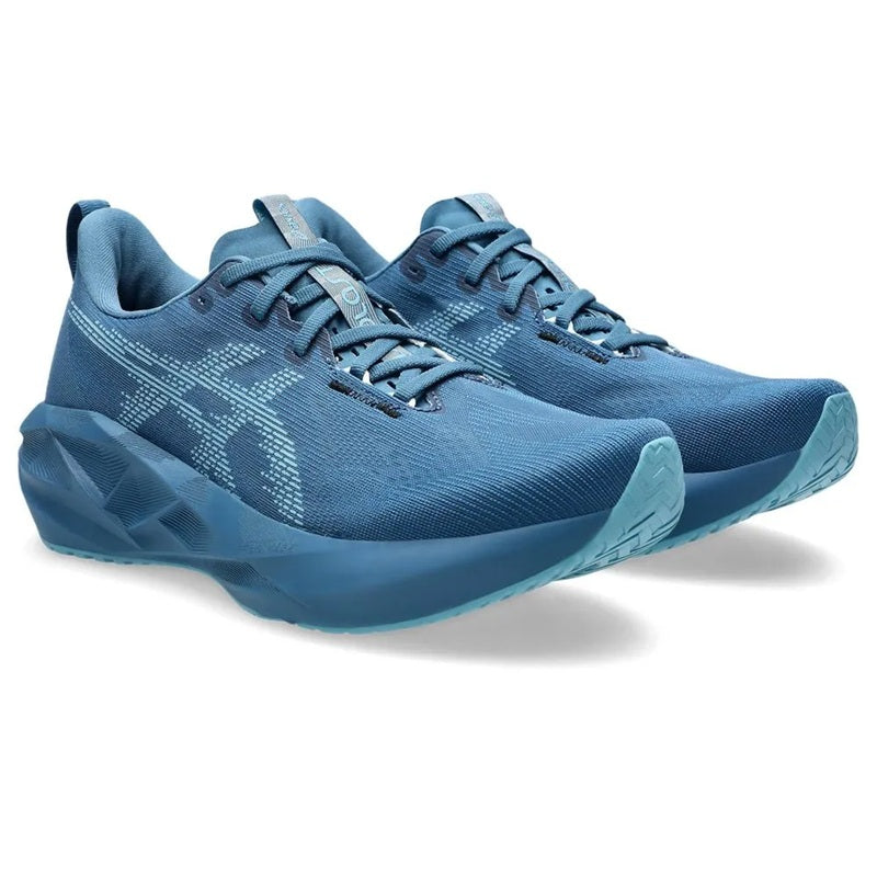 Asics Men&#39;s Novablast 5