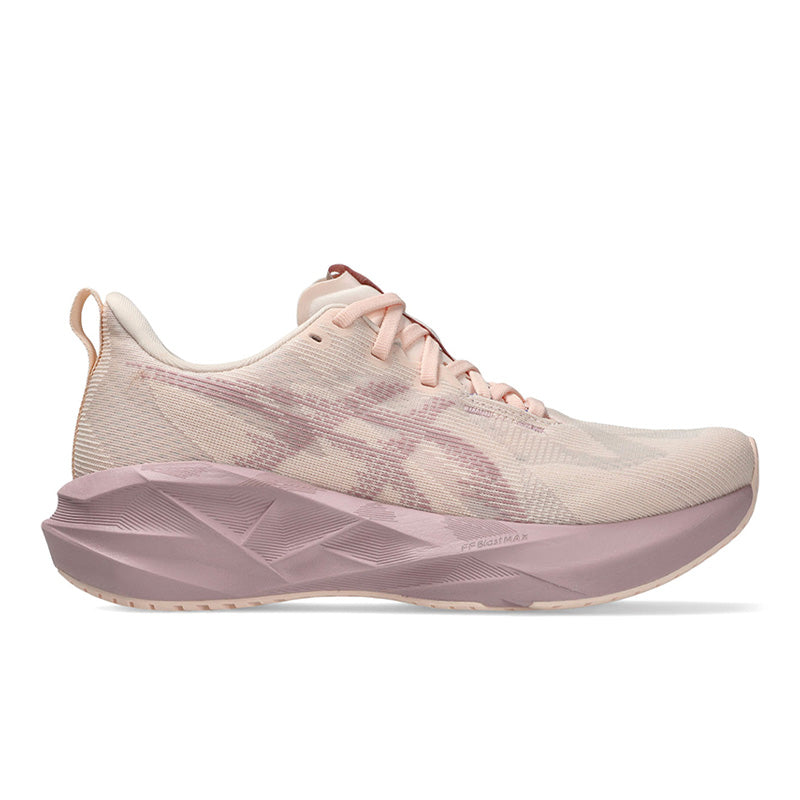 Asics Women's Novablast 5 5.5